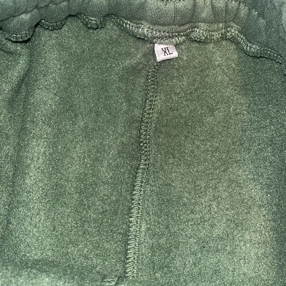 Never worn women’s sweatpants material shorts size XL - Picture 5 of 7